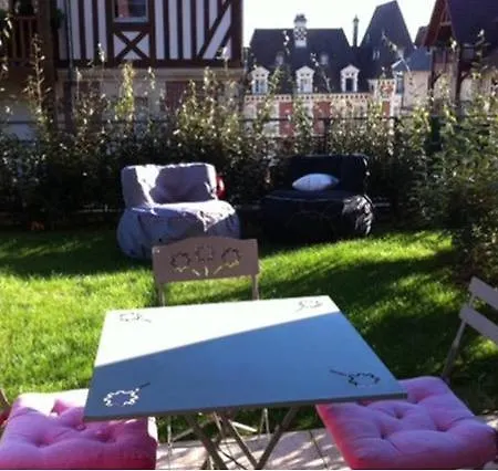 Terrasse Du Mont Cassigny * ドーヴィル